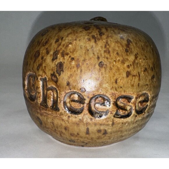 Vintage POTTERY CHEESE SHAKER Wide Handle, Cork 1983 Country Farm Rustic Kitchen - Picture 2 of 8